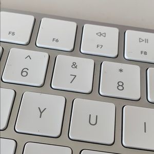 Meet your Posher, Leigh